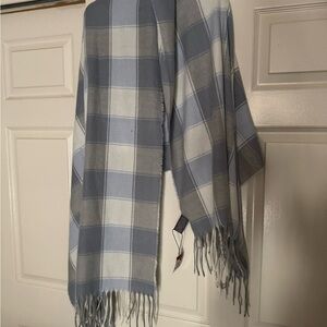 Vince Camuto Blue and Cream Patterned Scarf